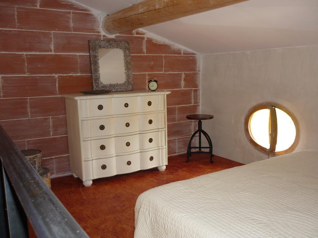 La Fontaine Des Noyers Villa Saint-Saturnin-lès-Apt Oda fotoğraf