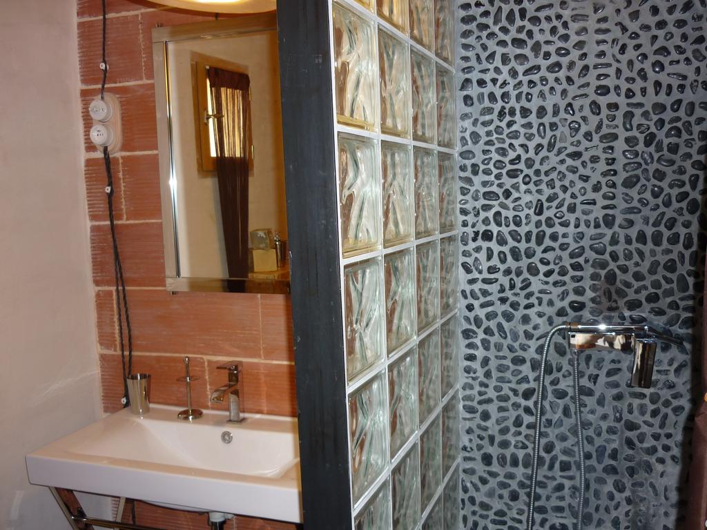 La Fontaine Des Noyers Villa Saint-Saturnin-lès-Apt Oda fotoğraf